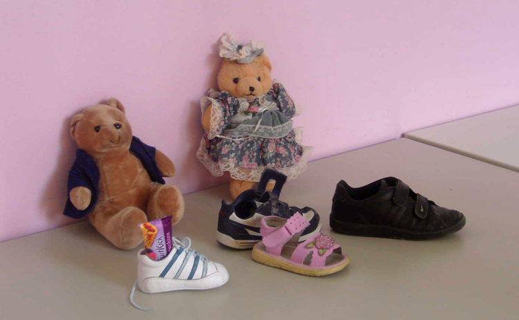 Schoenen zetten voor Sinterklaas Fatima dacht dat de schoentjes bij Albert Heijn te koop waren 