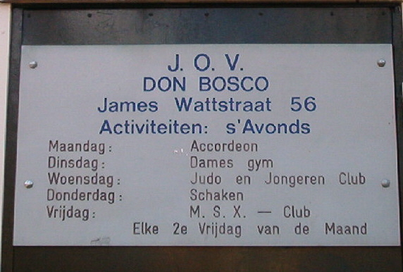  Onder de Christus Koningkerk in de James Wattstraat kreeg de Don Boscovereniging een eigen ruimte (foto 2004). Onder de Christus Koningkerk in de James Wattstraat kreeg de Don Boscovereniging een eigen ruimte (foto 2004). 
