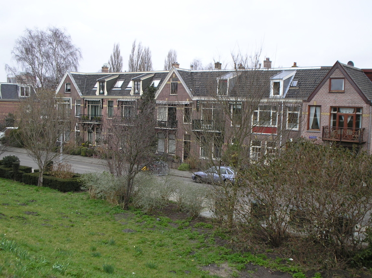 Uitzicht vanaf de Weesperzijde naar de Wetbuurt anno 2006.<br />(foto Jo Haen) 