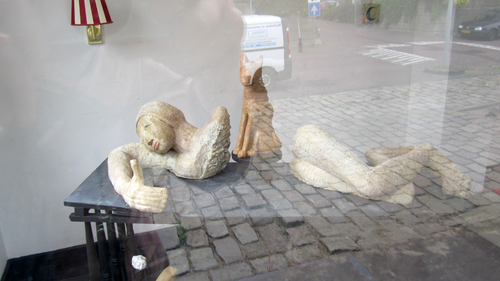 Slapende muze van Piet van de Kar. .<br />Foto: Gretha de Koning 