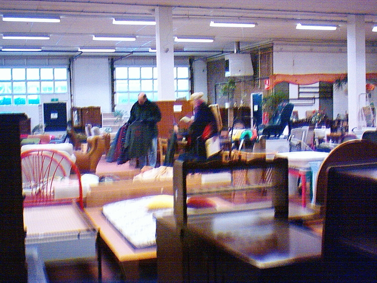 Kringloop2 Kringloopwinkel 'De Lokatie' (2004). 