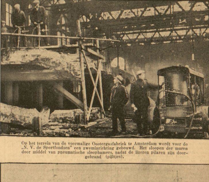 Slopen voor de neiuwbouw! Deze afbeelding is afkomstig uit De Leeuwarder Courant van 14 januari 1928. Bron: Historische kranten, KB. 