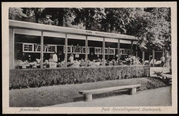 Het parkherstellingsoord. Deze afbeelding van het Parkherstellingsoord Oosterpark is een uitgave van J. Sleding, Amsterdam.<br />Datering: 1925 Bron: Beeldbank Stadsarchief Amsterdam. 