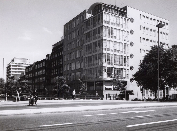  Het Weesperpleinziekenhuis. Links de Nieuwe Achtergracht. 1969<br />Foto: Beeldbank Stadsarchief Amsterdam 