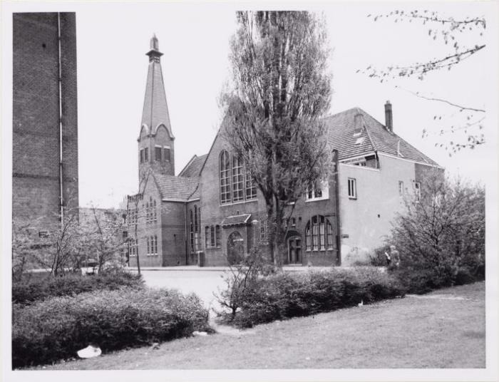 Rehobothkerk De Rehobothkerk in de Zacharias Jansestraat - eind jaren '40 / begin jaren '50. 